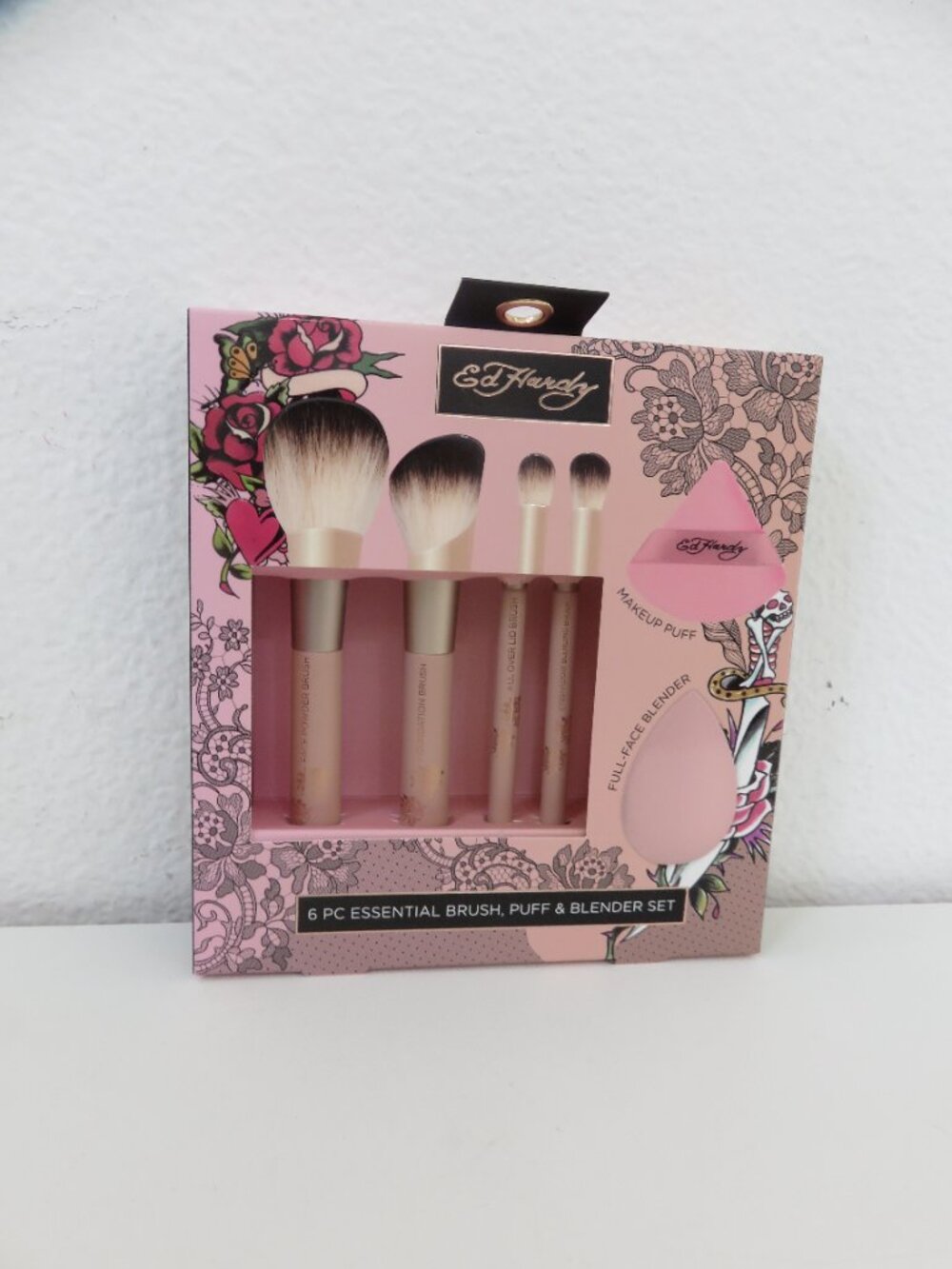 (#140) Ed Hardy 6-Piece  Makeup Brush, Puff & Blender